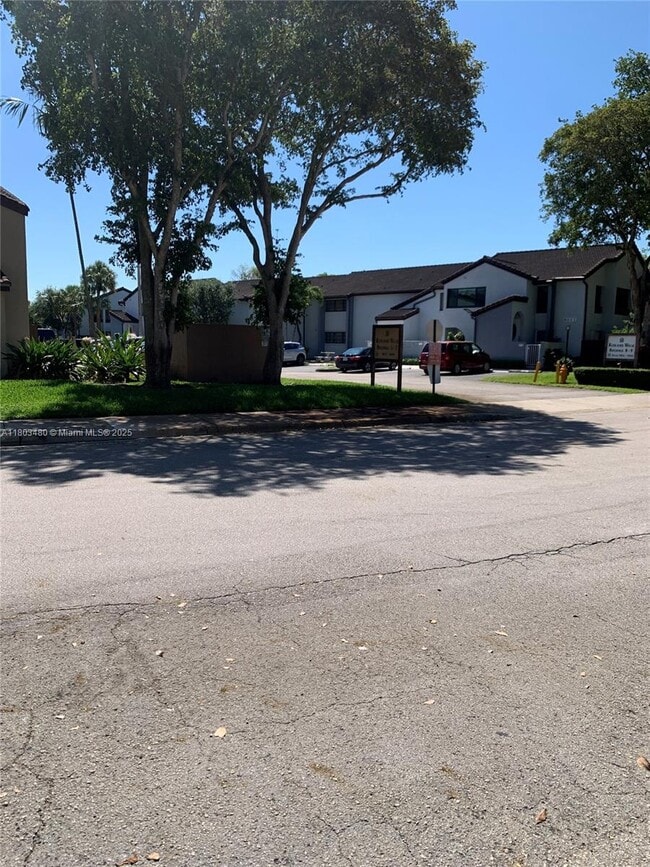 Building Photo - 9033 SW 123rd Ct