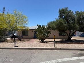Building Photo - 426 S Stratford Dr