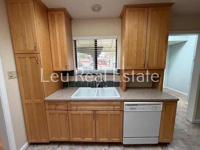 Foto del edificio - 108 Montrose Ct