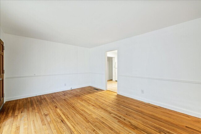 Foto del edificio - 205 Juniper Dr