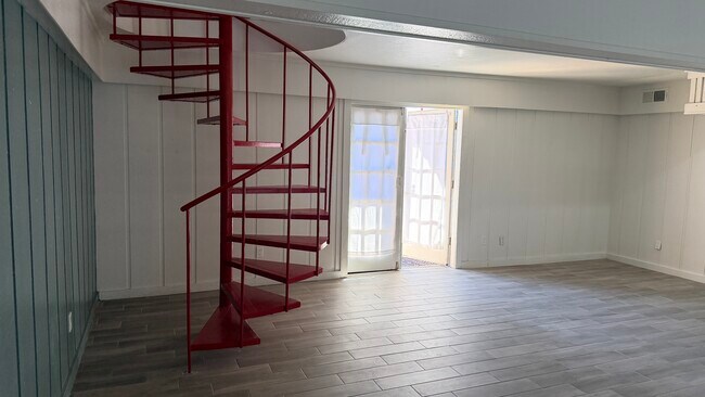 Building Photo - 8067 Meadow Rd