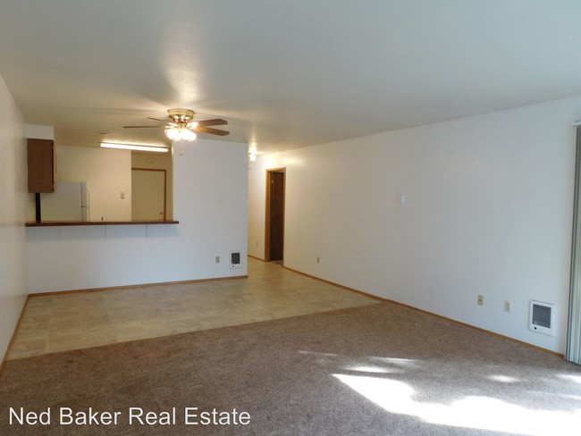 Foto del edificio - 6105-6115 Woodside Dr SE