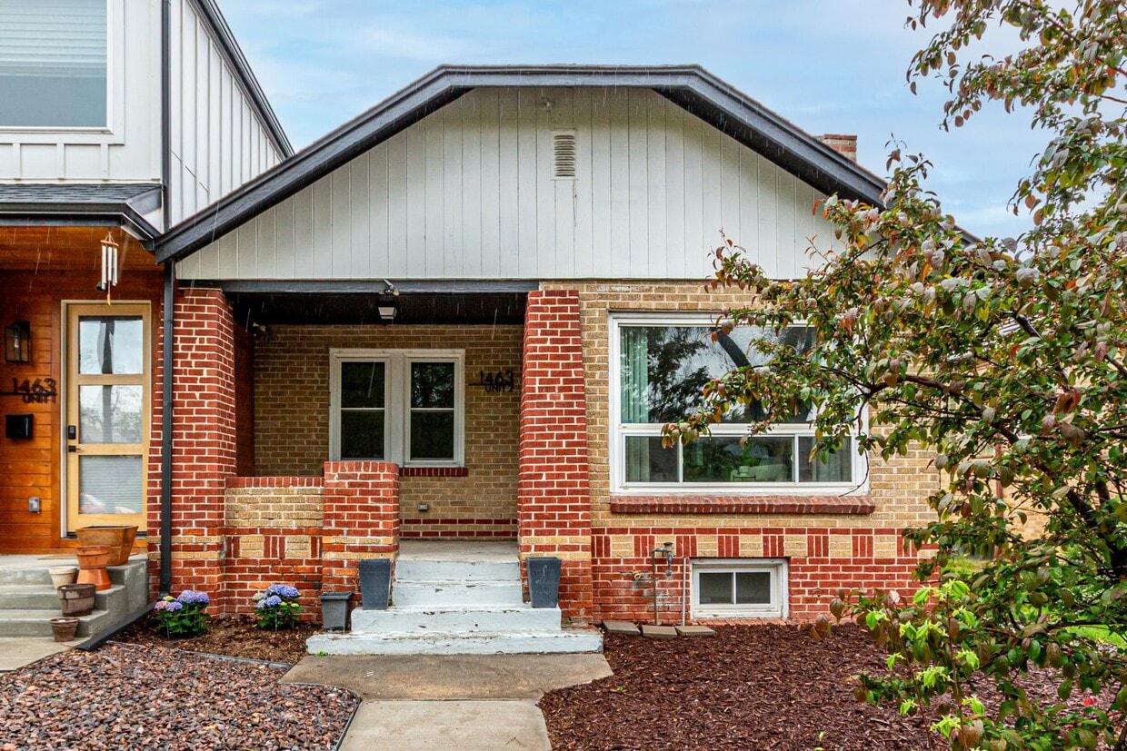 Remodeled 3BD, 2BA Half Duplex in East Denver with 2-Car Garage - Remodeled 3BD, 2BA Half Duplex in East Denver with 2-Car Garage
