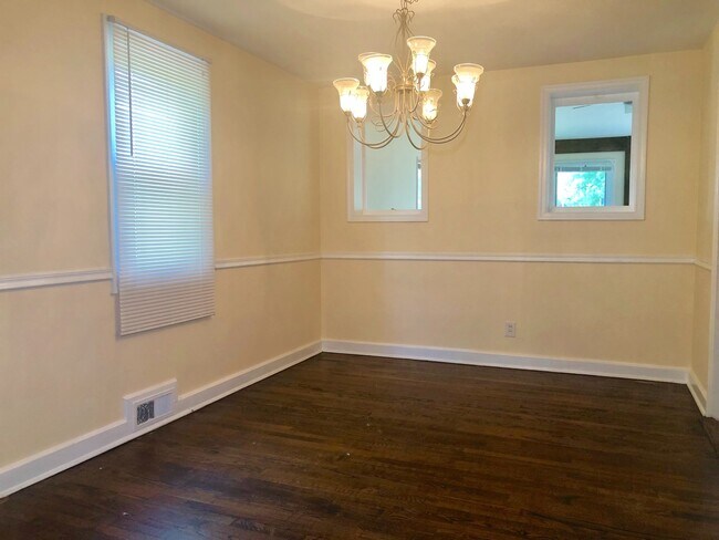 Foto del edificio - Charming 3 Bedroom/2 Bathroom Duplex in West Hills, MD!