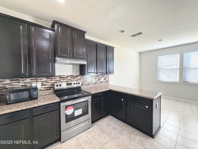 Foto del edificio - 14020 Corrine Cir