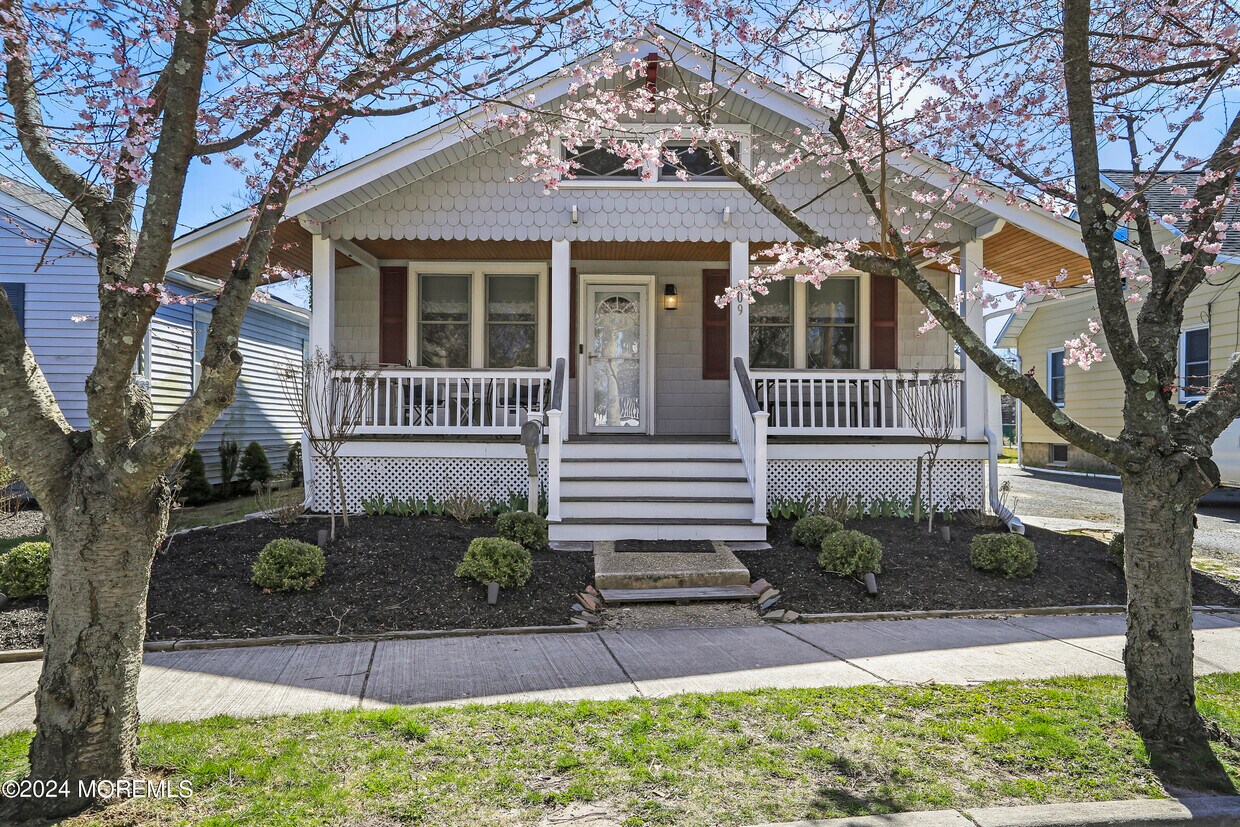 Foto principal - 409 13th Ave