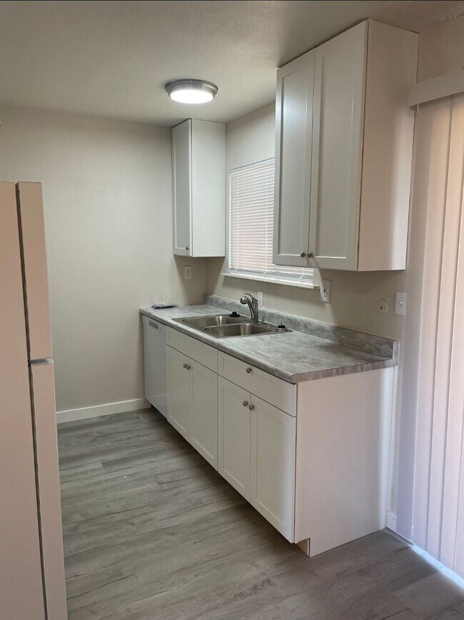 Foto del edificio - Newly Remodeled Townhouse