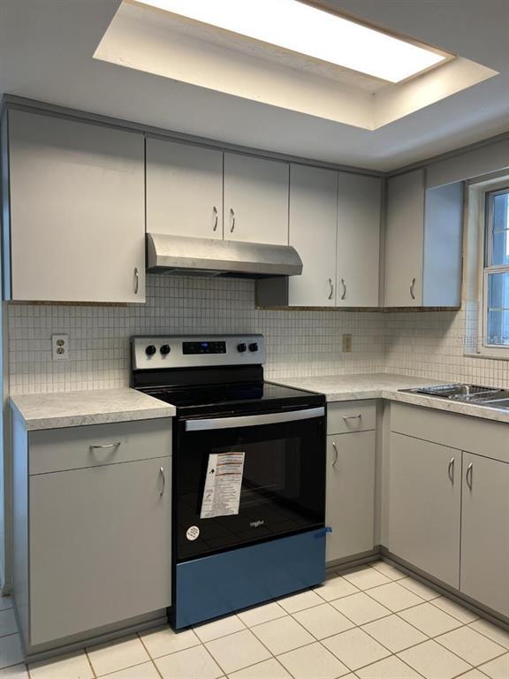 Foto del edificio - 9011 St Clair Ln