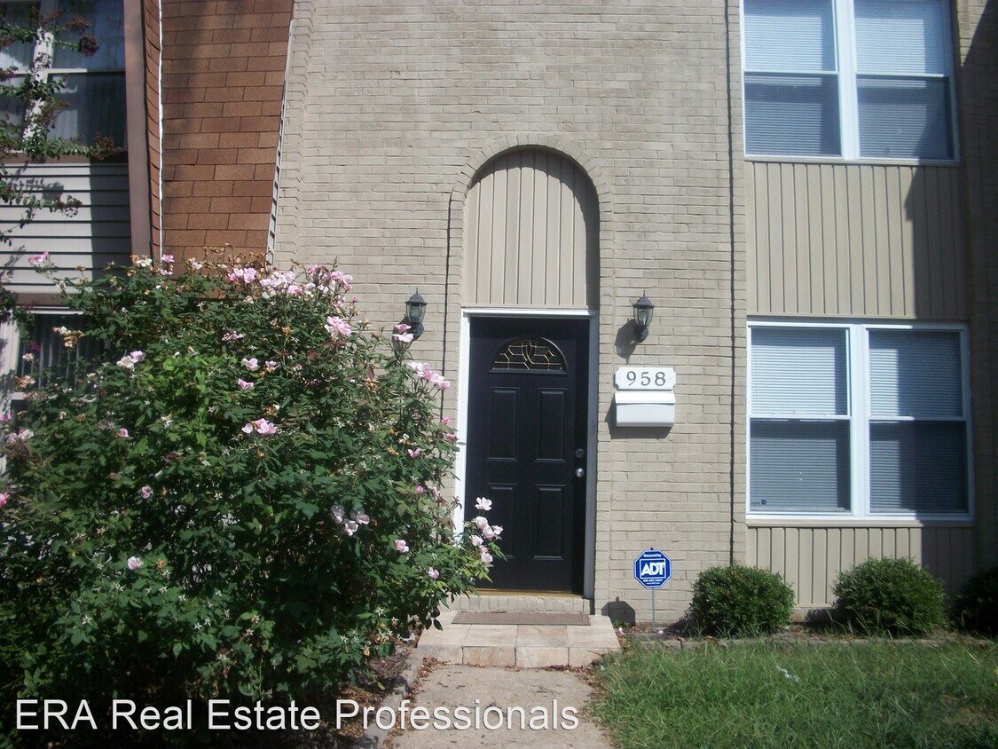 958 Level Green Blvd, Virginia Beach, VA 23464 House for Rent in