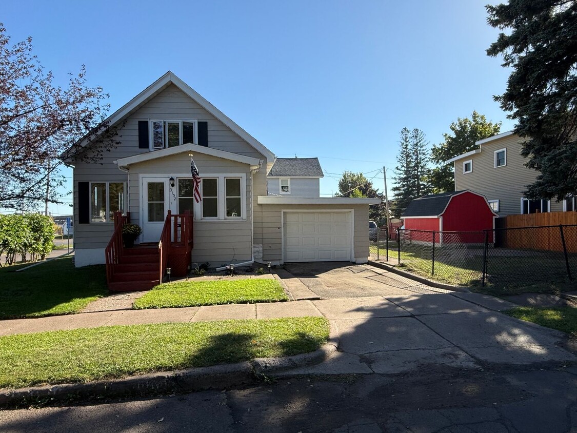 Primary Photo - Duluth MN 3-Bedroom - 3-Bath Single Family...