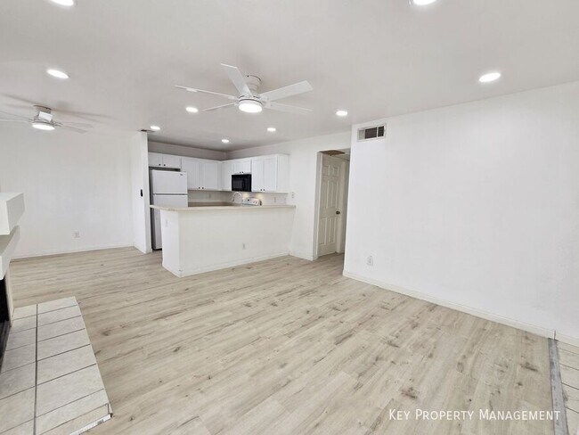 Foto del edificio - 2972 Juniper Hills Blvd