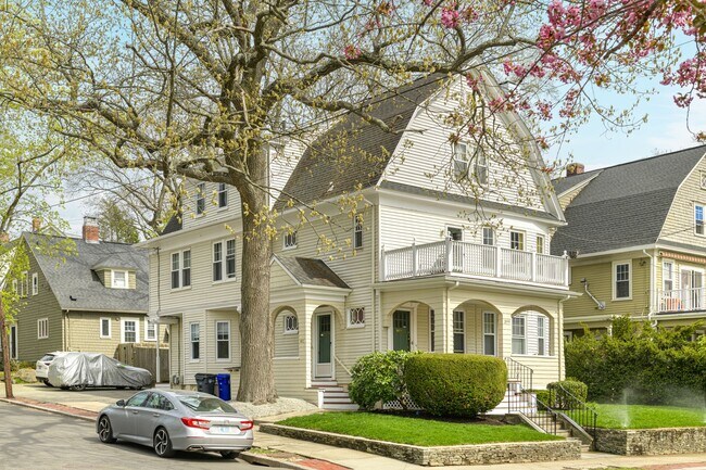 Foto del edificio - 401 Wayland Ave
