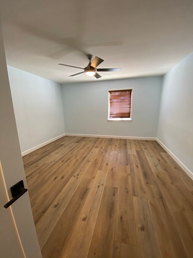 Bedroom - 24353 Walnut St