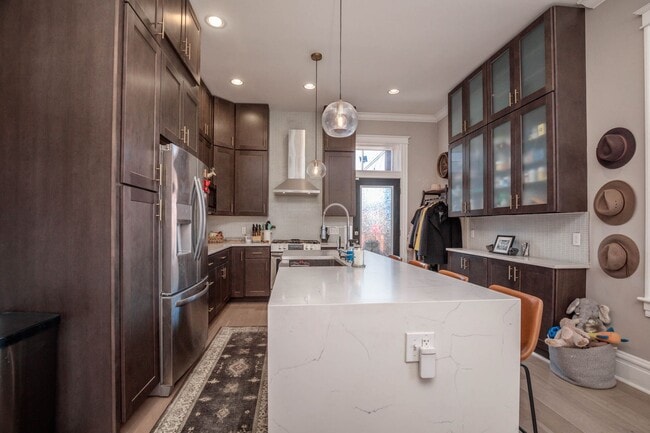 Building Photo - STUNNING Benton Park Townhome