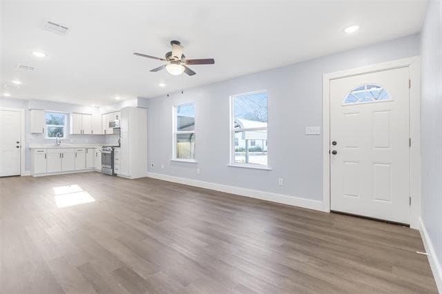 Building Photo - 401 Miller St