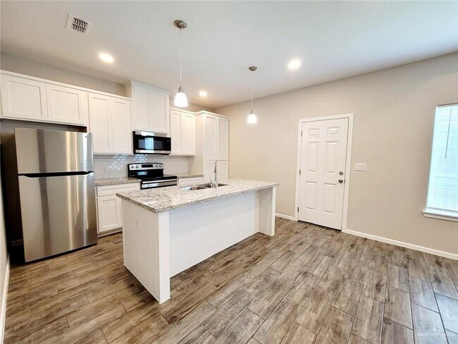 Foto del edificio - 5700 Sandpiper Ave