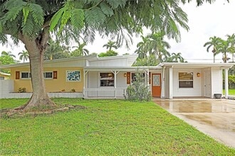 Building Photo - 1440 Ricardo Ave