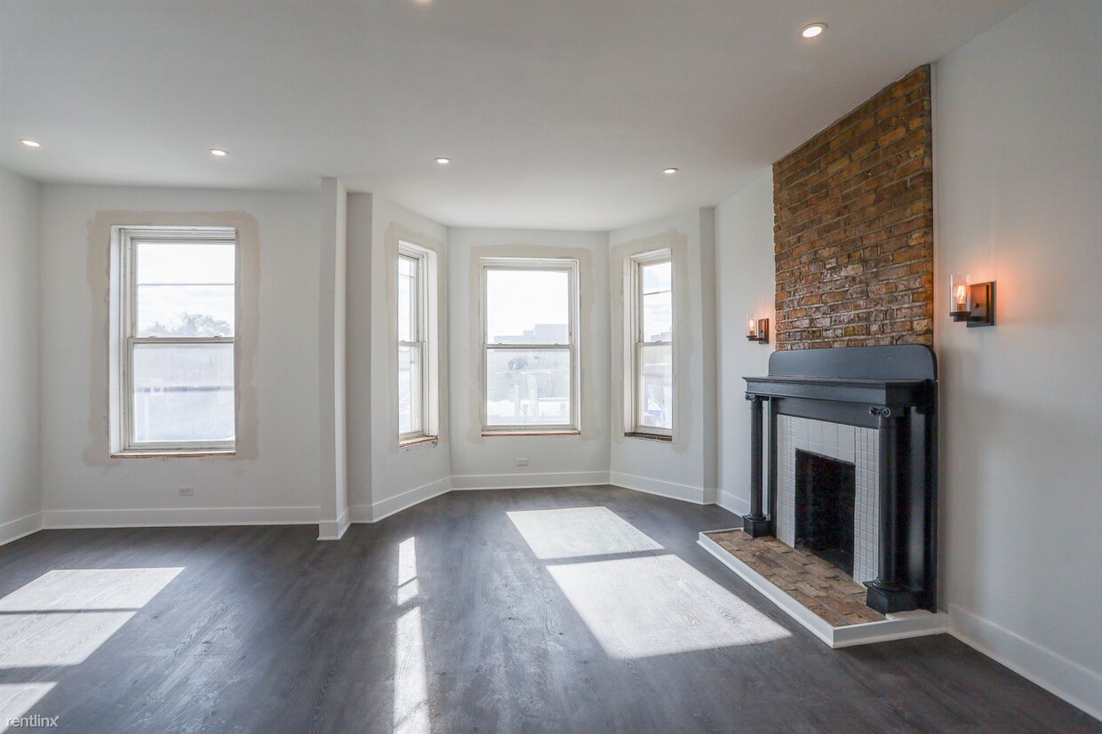 Primary Photo - 2 br, 1 bath Condo - 948 W Addison St