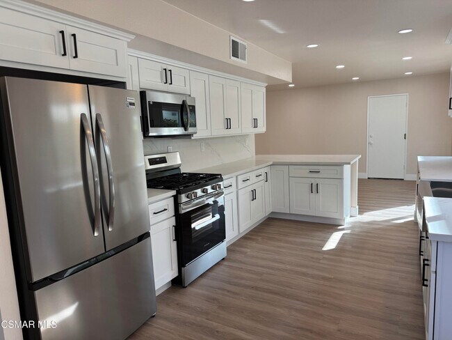 Building Photo - 12475 Sunnyglen Dr