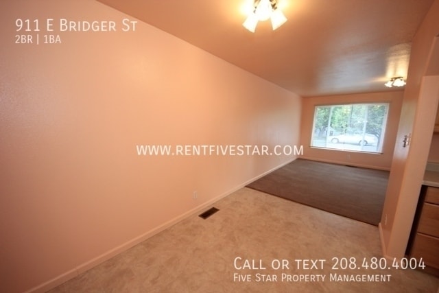 Building Photo - 911 E Bridger St