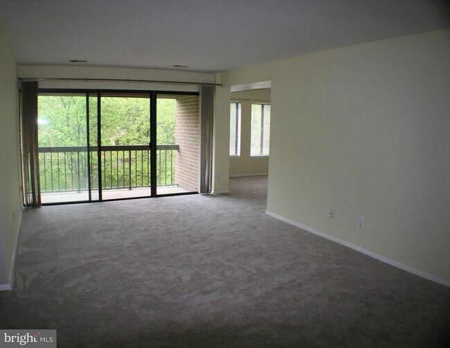 Building Photo - 5817 Edson Ln