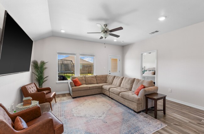 Foto del edificio - Rental Listing – London ISD