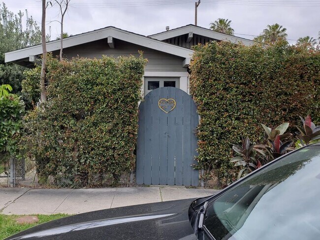 Building Photo - 1515 Cabrillo Ave