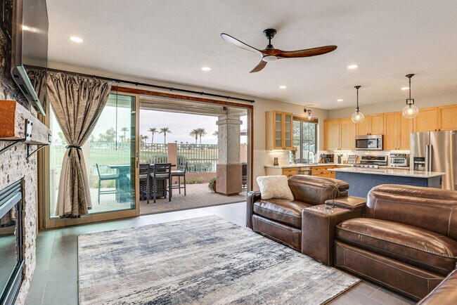 Foto del edificio - 13716 W Cypress St