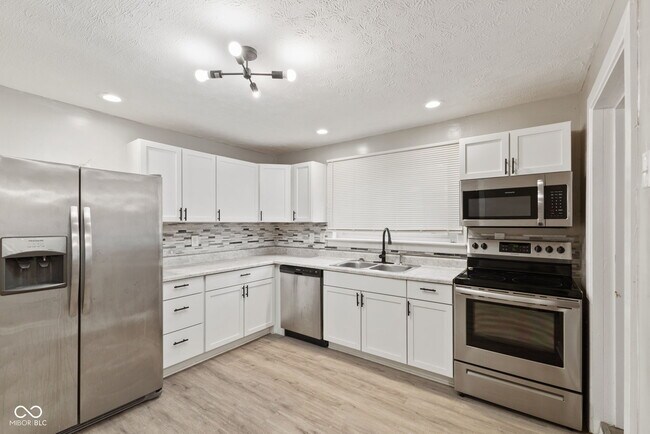 Foto del edificio - 734 Parkway Ave
