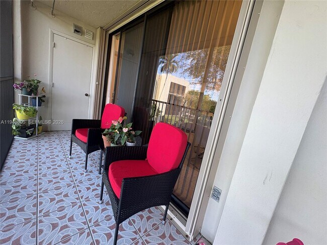 Foto del edificio - 8025 SW 107th Ave