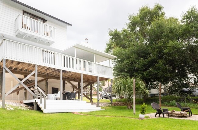 Building Photo - 322 Summit Dr