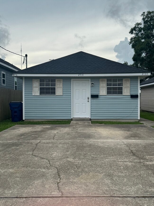 Building Photo - 2731 Huey P Long Ave
