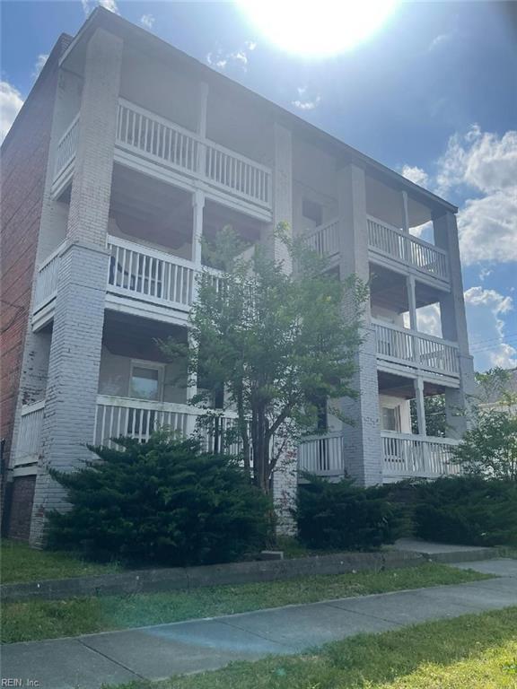 Foto principal - 325 W 31st St
