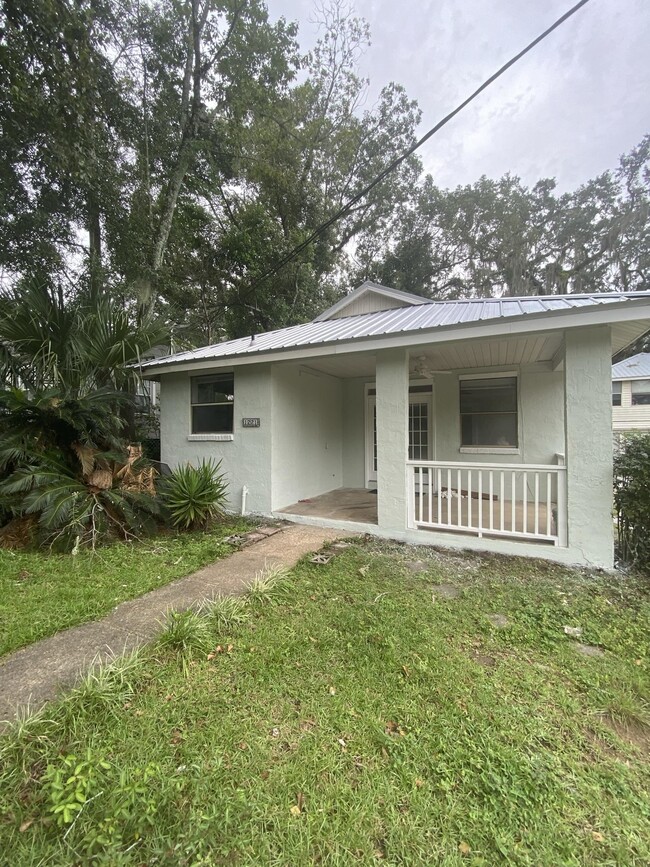 Building Photo - 1221 N Duval St