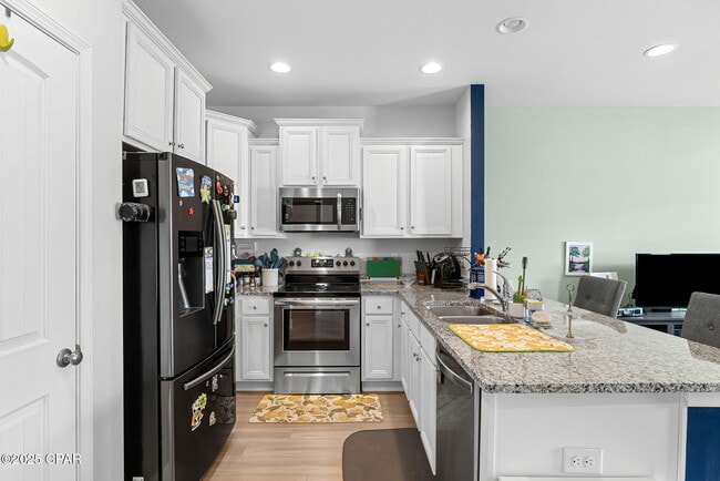 Foto del edificio - 7470 Shadow Lake Dr