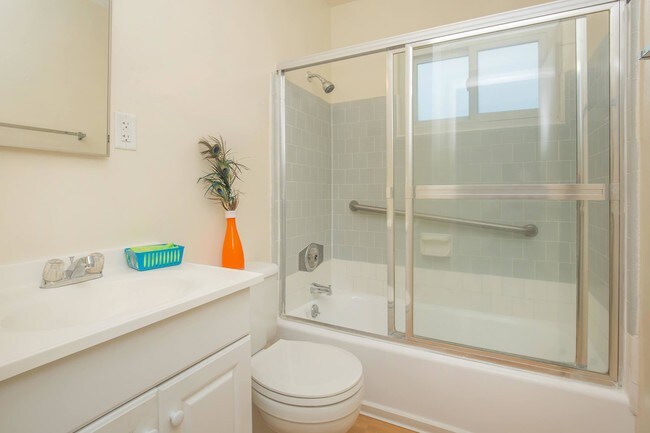 Sea Breeze Apartments At The Beach Redondo Ca Building Photo Sea Breeze Apartments At The Beach