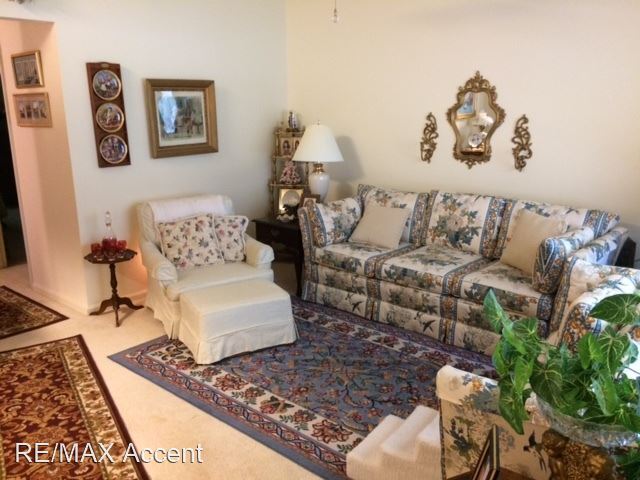 Building Photo - 2 br, 1 bath House - 99 Blue Heron Court
