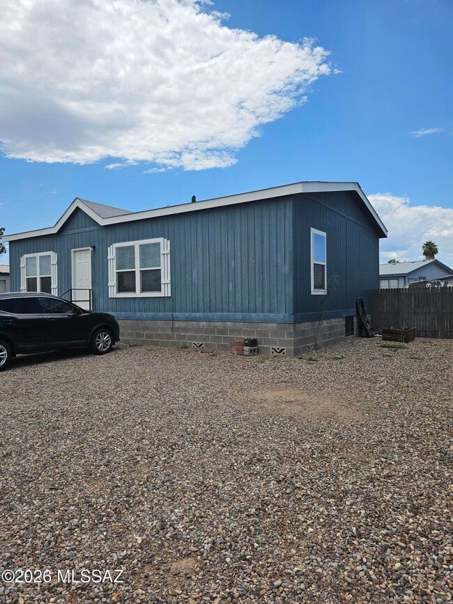 Building Photo - 2108 S Nelson Dr