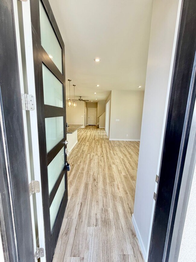 Foto del edificio - Beautiful 3 Bedroom Home In Desert Color!
