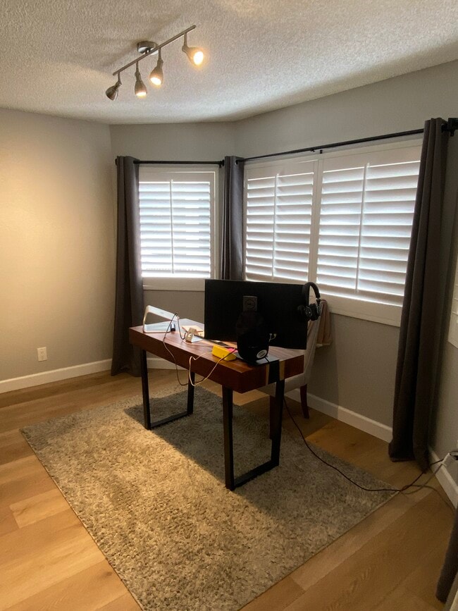 Dining Area - 365 W Alameda Ave
