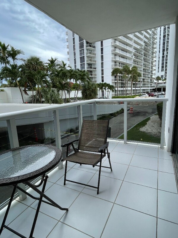 Building Photo - 3675 N Country Club Dr
