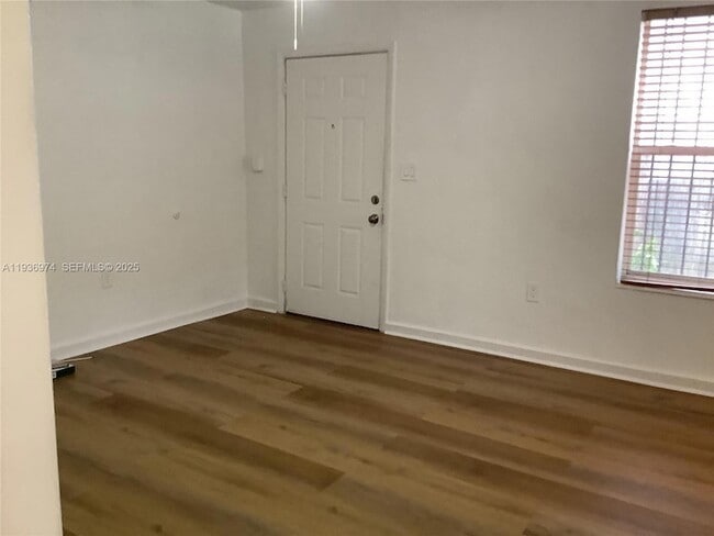 Building Photo - 420 NW 11th Ave