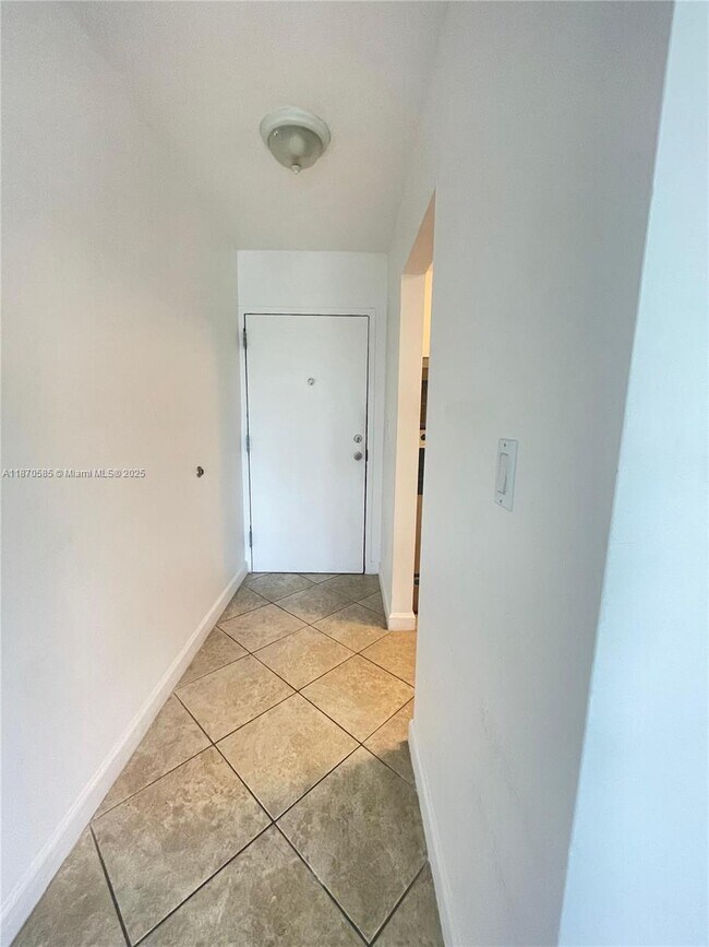 Foto del edificio - 2150 SW 16th Ave