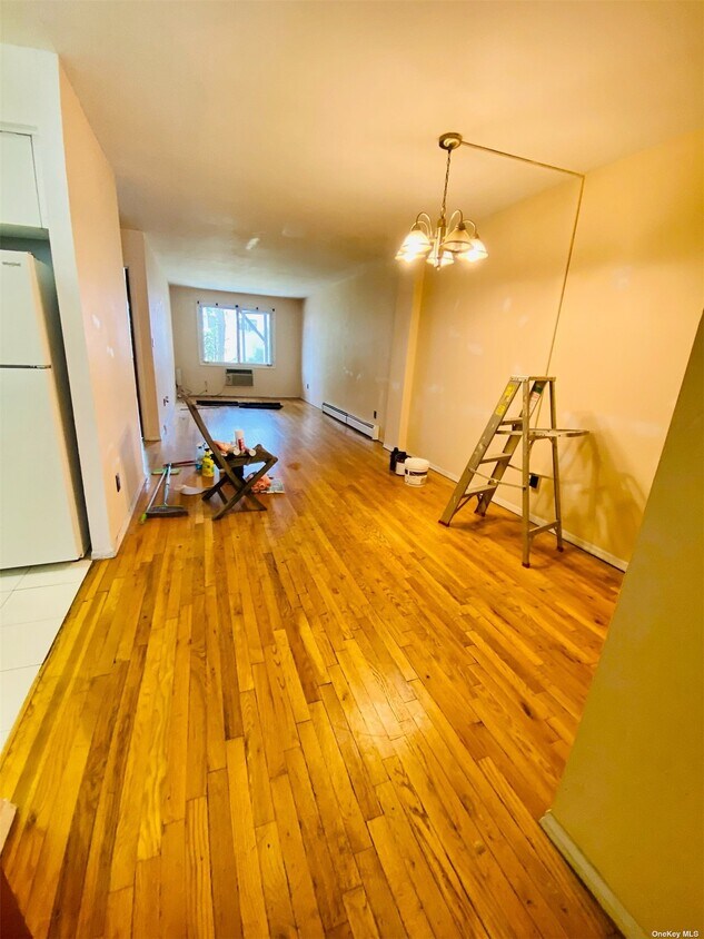 Foto principal - 240-51 68th Ave