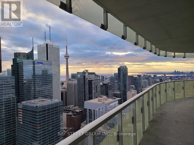 Building Photo - 197 Yonge St