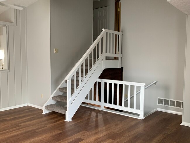 Building Photo - 6589 Arborg Ct