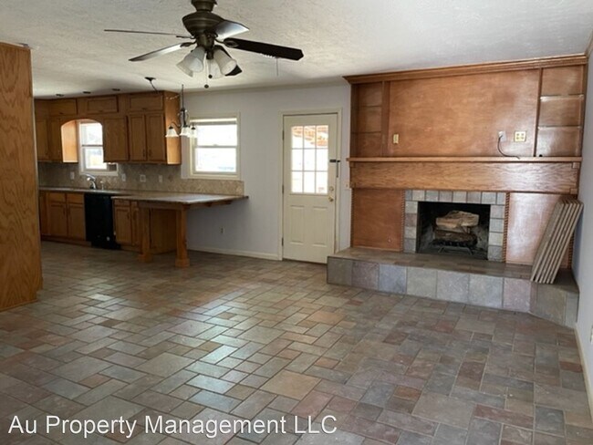Building Photo - 4 br, 2 bath House - 2902 MEMORY LN