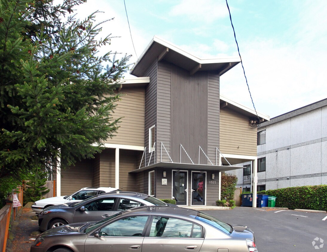 Primary Photo - San Lin