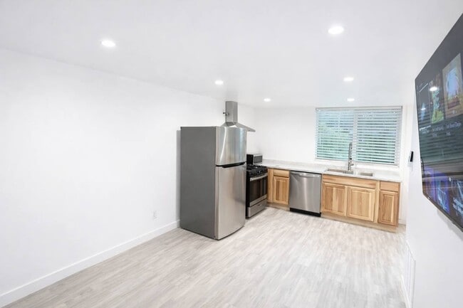 Foto del edificio - 7950 Capistrano Ave