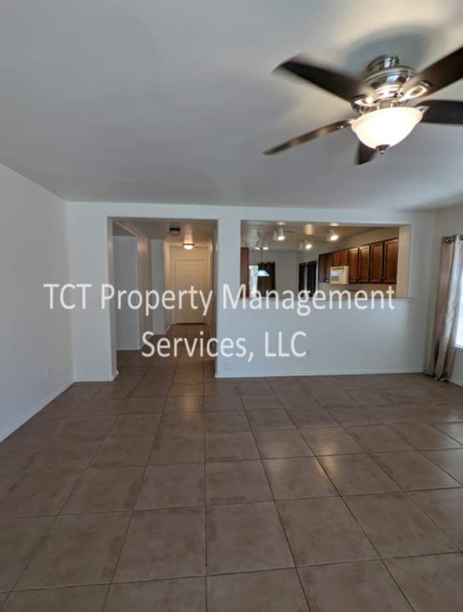 Building Photo - New Paint! New Tile! 3 Bed/2 Bath in Sunda...